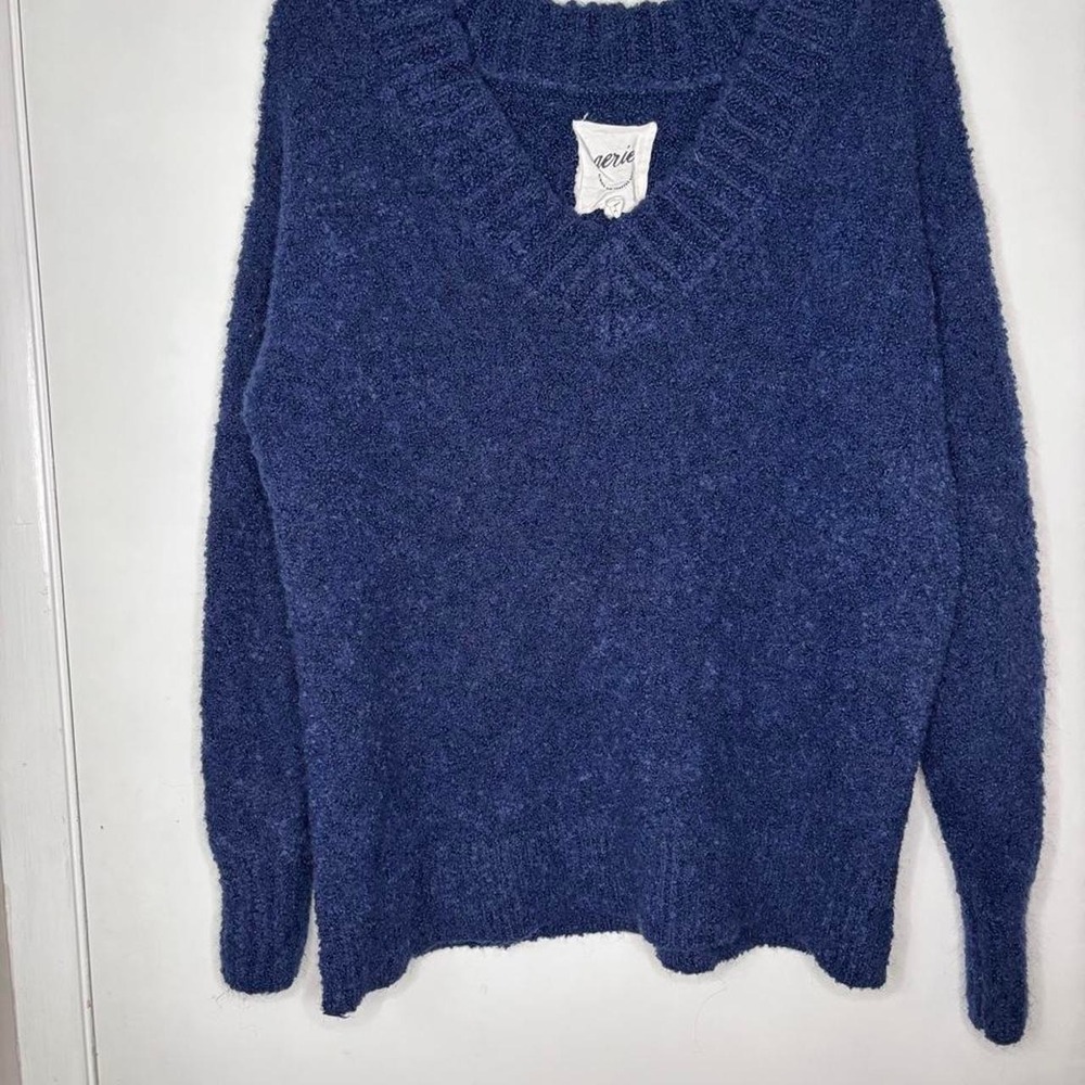 Aerie blue fuzzy sweater with a relaxed fit size XS